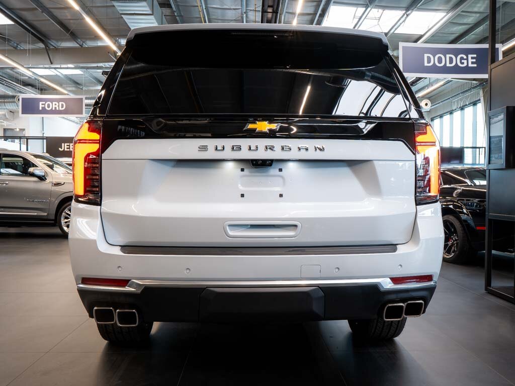 Chevrolet Suburban SUV 6,2 l 313 kw