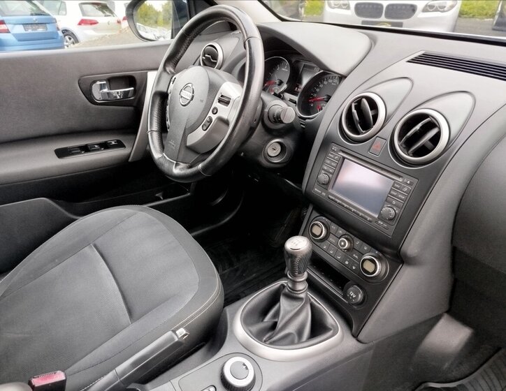 Nissan Qashqai SUV / Terénní 2,0 l 110 kw