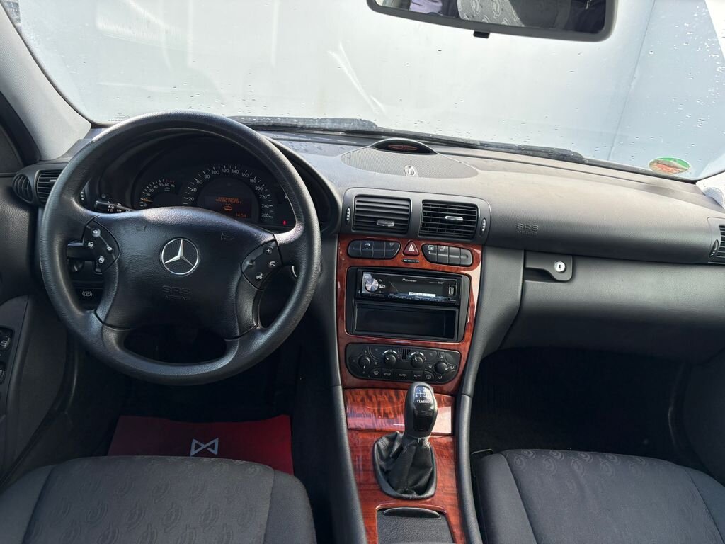 Mercedes-Benz Třídy C Sedan 1,8 l 105 kw