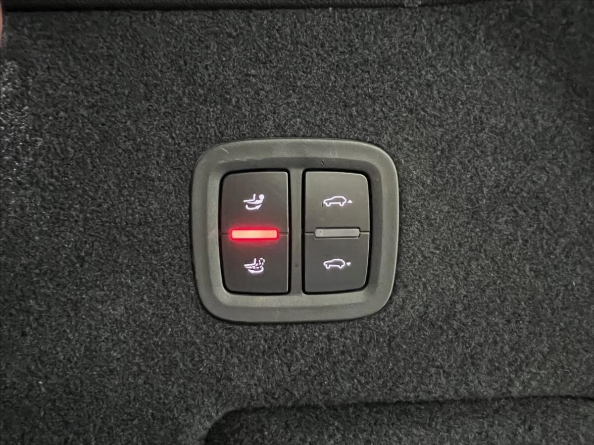 Porsche Cayenne SUV / Terénní 4,0 l 404 kw