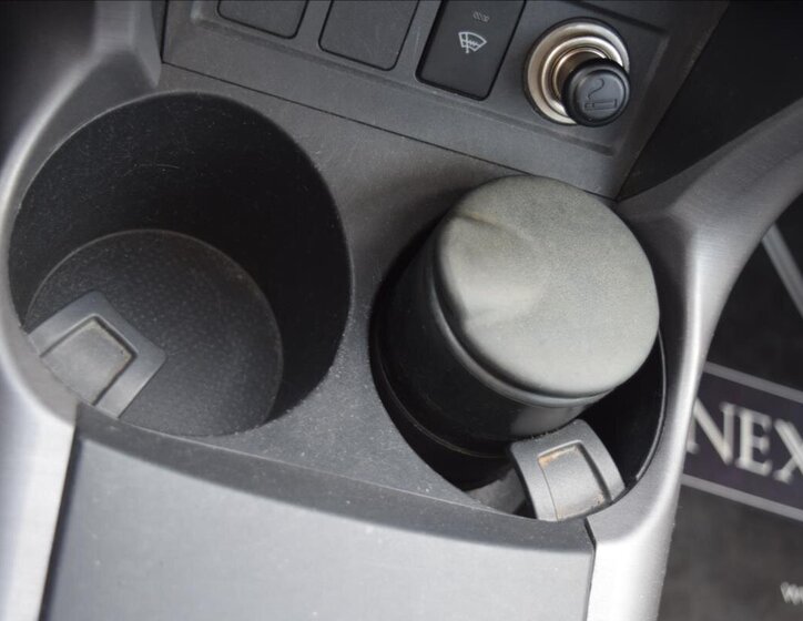 Toyota RAV4 SUV / Terénní 2,2 l 100 kw