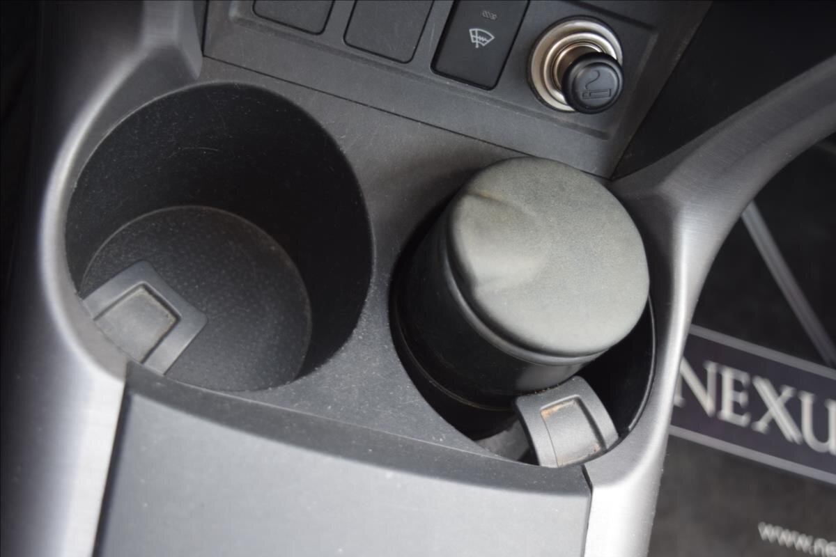 Toyota RAV4 SUV / Terénní 2,2 l 100 kw