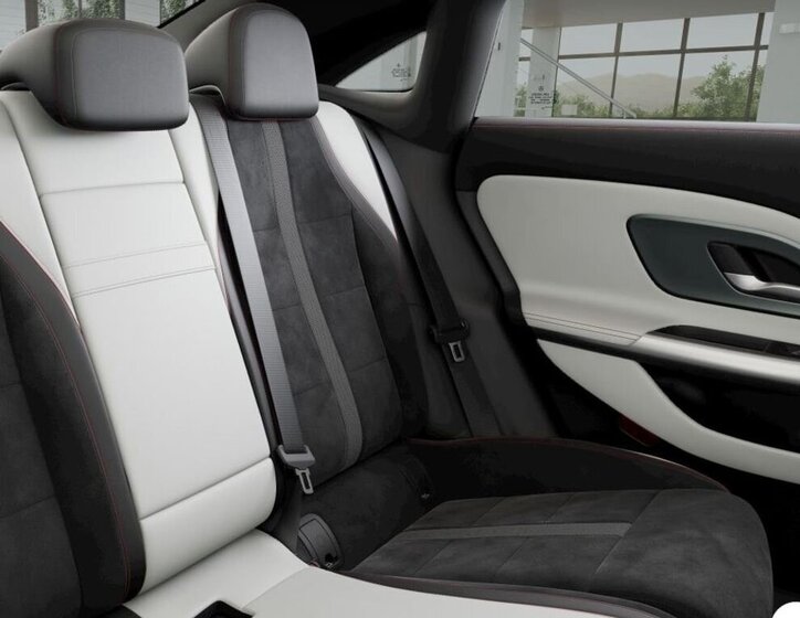 Mercedes-Benz CLA Sedan 1,5 l 142 kw