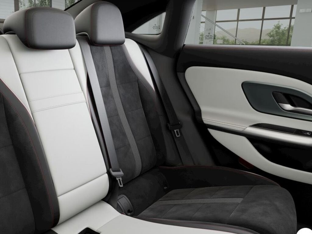 Mercedes-Benz CLA Sedan 1,5 l 142 kw