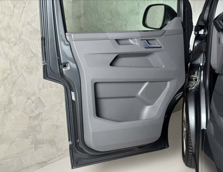 Volkswagen Transporter 18