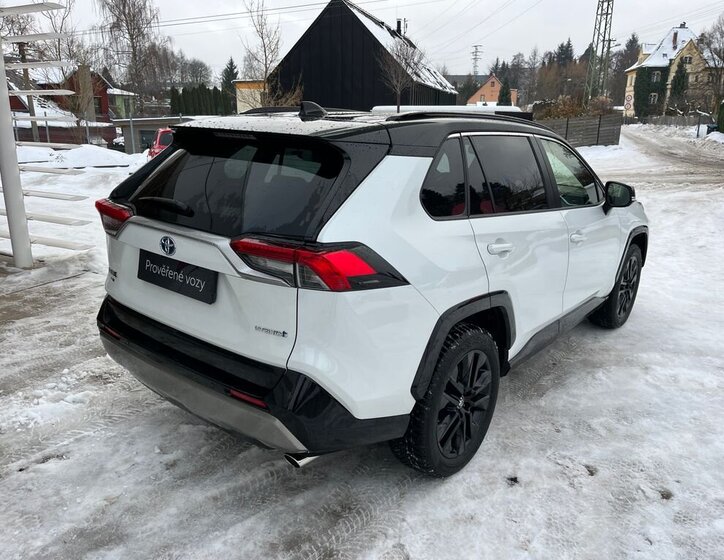 Toyota RAV4 SUV 2,5 l 131 kw