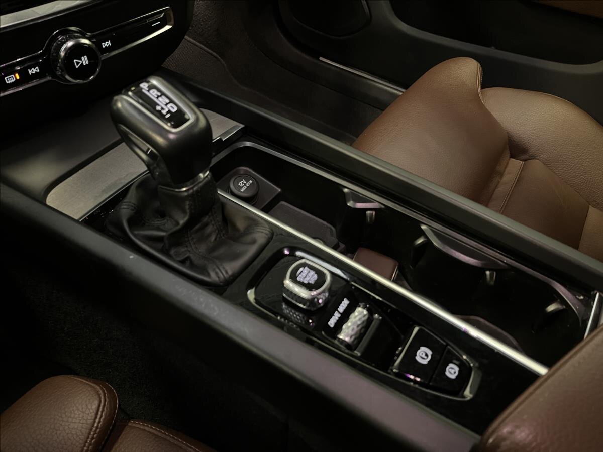 Volvo V60 Kombi 2,0 l 184 kw