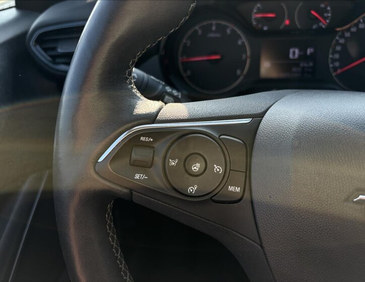 Opel Crossland SUV / Terénní 1,2 l 96 kw