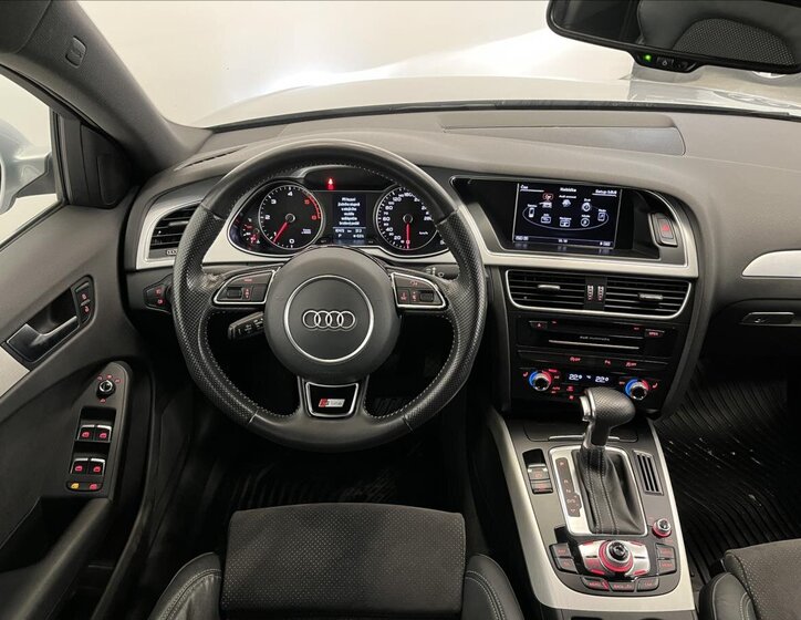 Audi A4 Kombi 2,0 l 140 kw