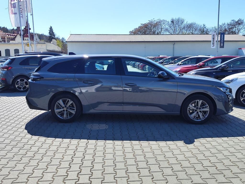 Peugeot 308 Kombi 1,2 l 96 kw