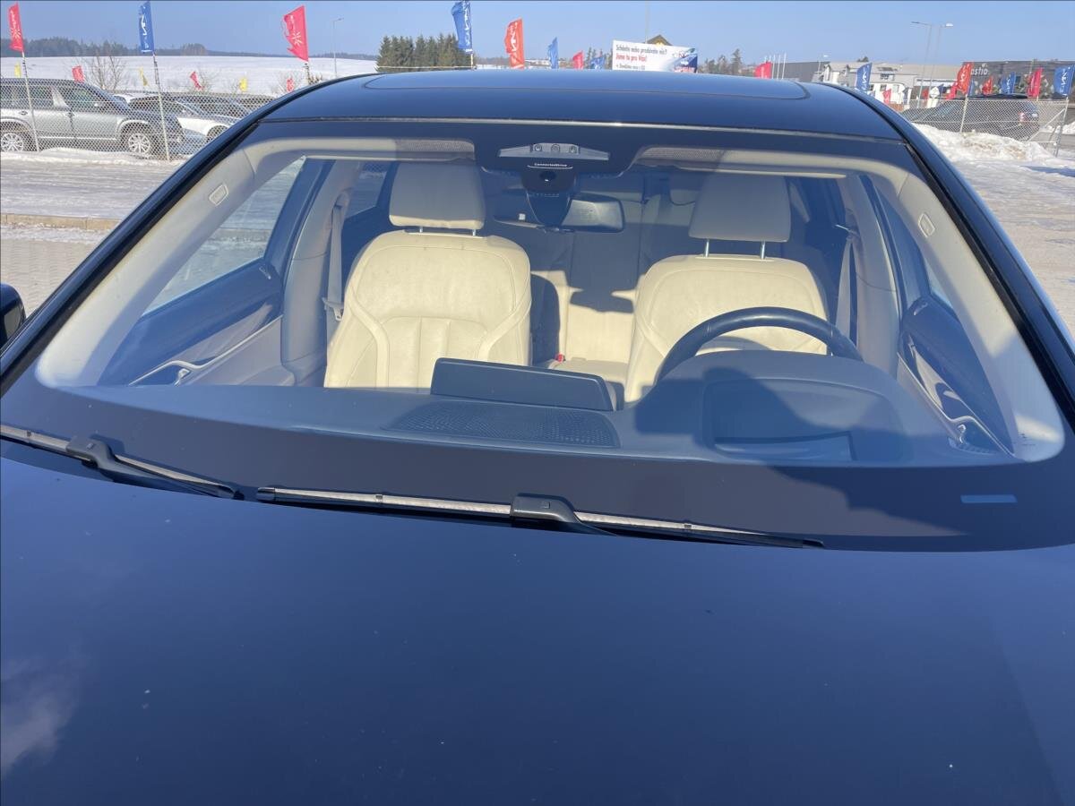 BMW Řada 7 Sedan 3,0 l 210 kw