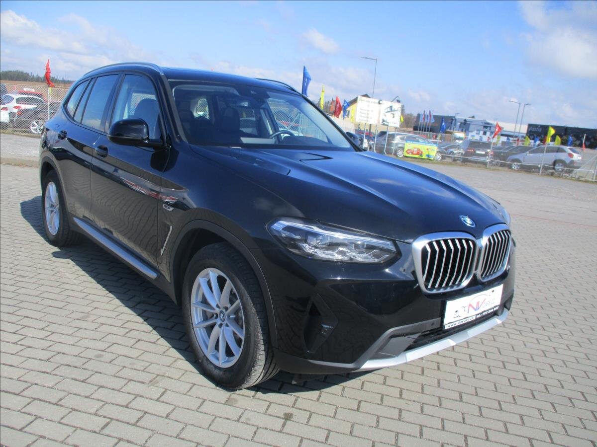 BMW X3 SUV / Terénní 2,0 l 215 kw