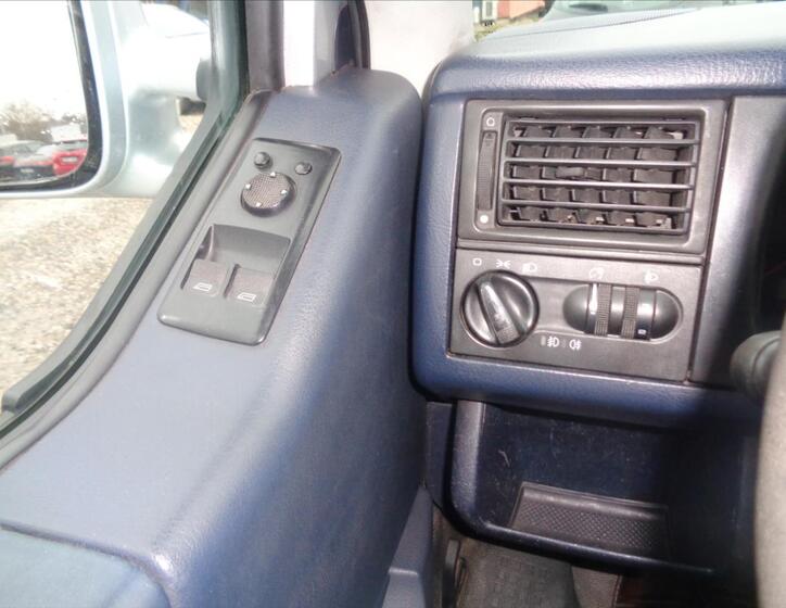 Volkswagen Caravelle 19