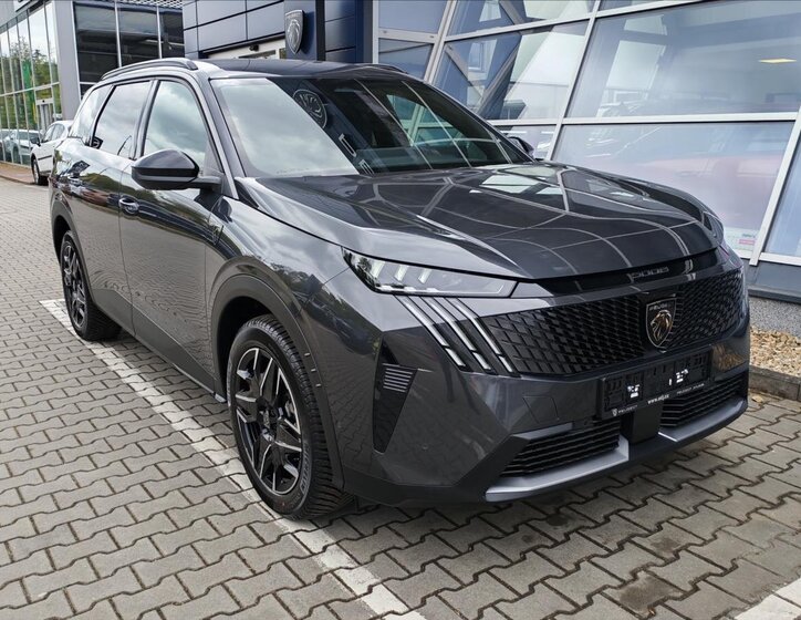 Peugeot 5008 SUV / Terénní 1,2 l 107 kw
