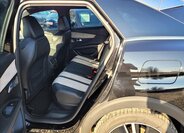 Peugeot 3008 SUV 1,6 l 133 kw