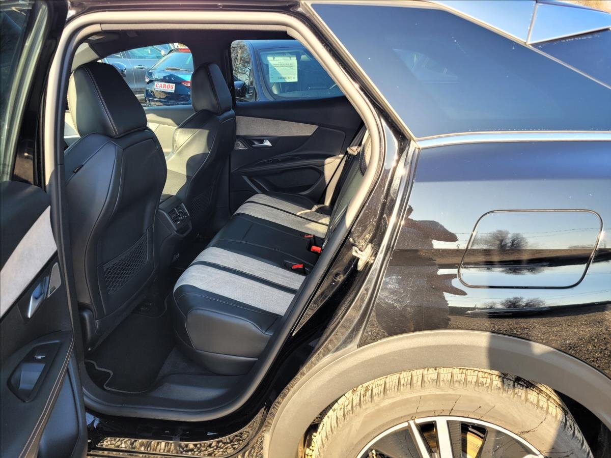 Peugeot 3008 SUV 1,6 l 133 kw