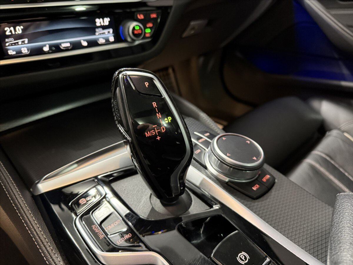 BMW Řada 5 Kombi 3,0 l 210 kw