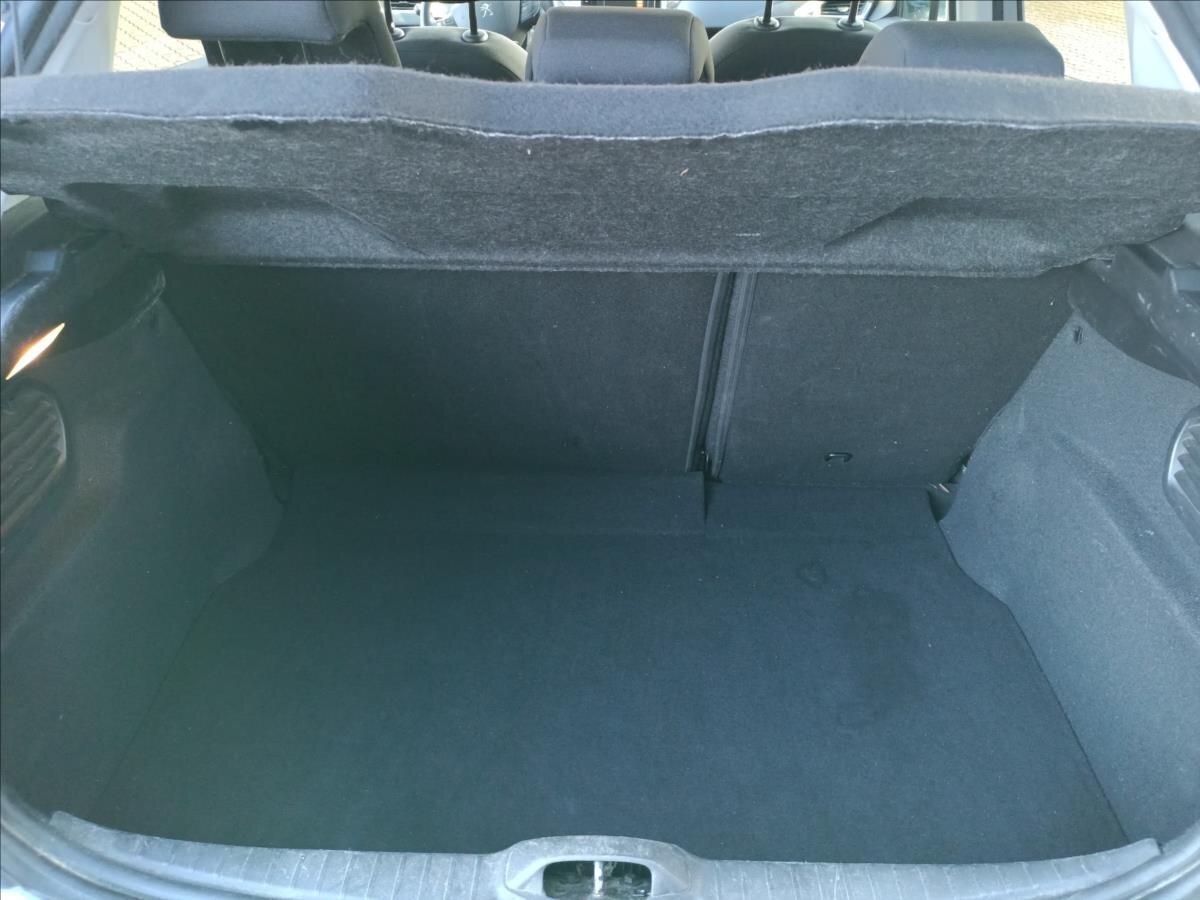 Peugeot 208 Hatchback 1,2 l 60 kw