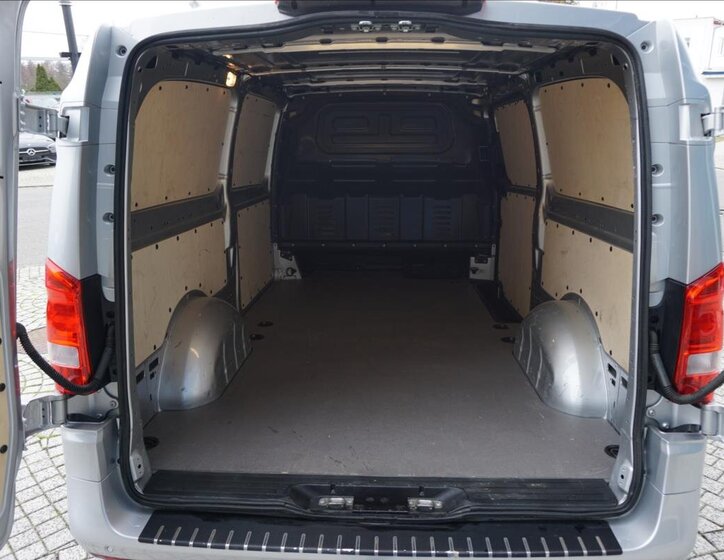 Mercedes-Benz Vito 18