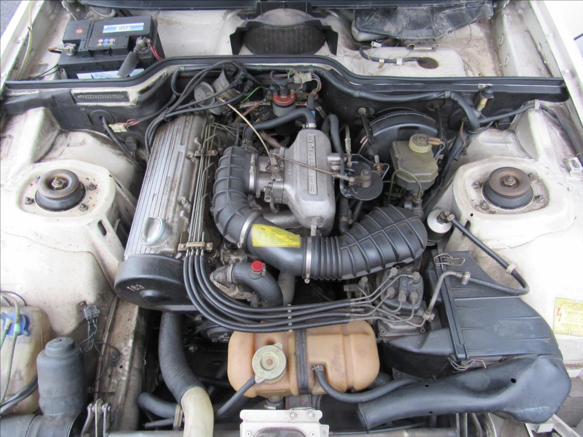 Porsche 924 Kupé 2,0 l 92 kw
