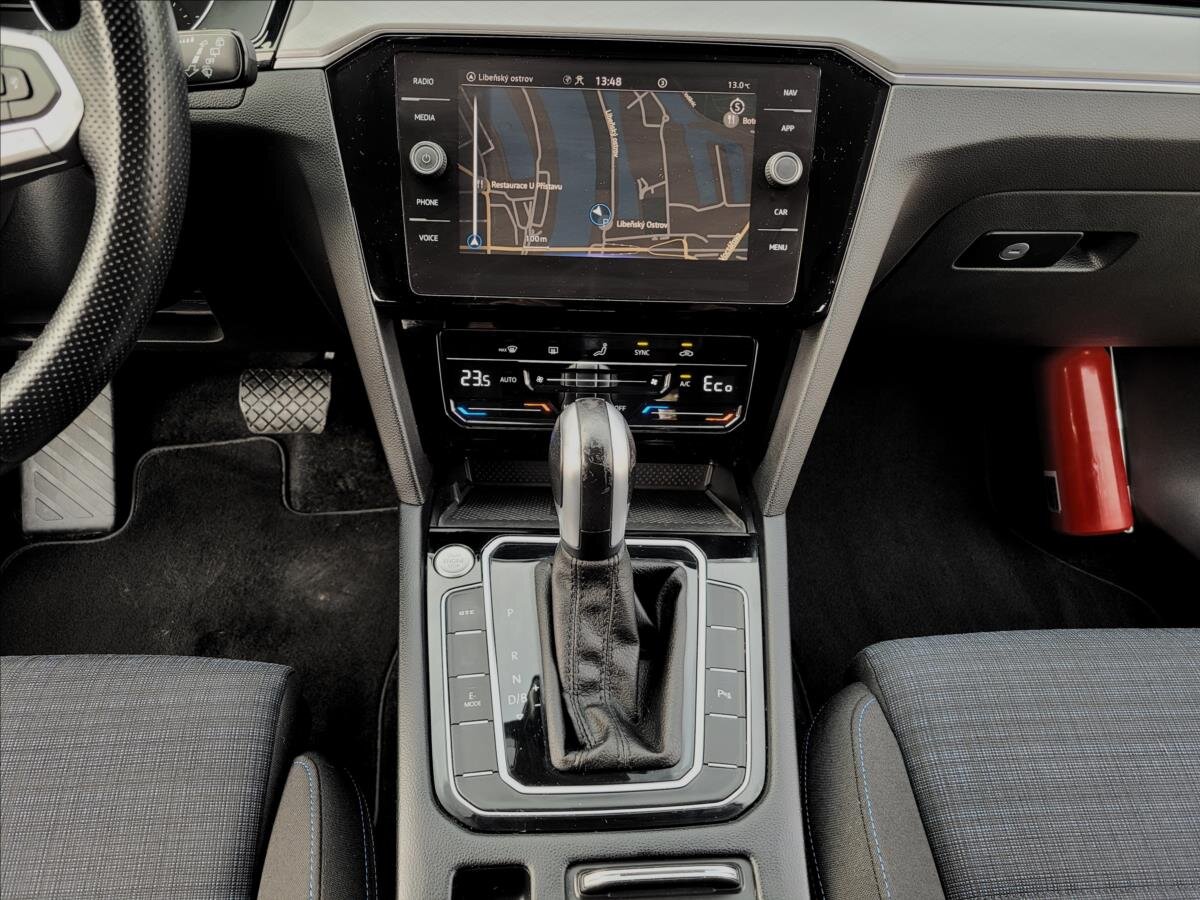 Volkswagen Passat Kombi 1,4 l 160 kw