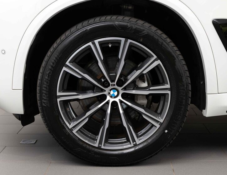 BMW X5 SUV / Terénní 3,0 l 280 kw
