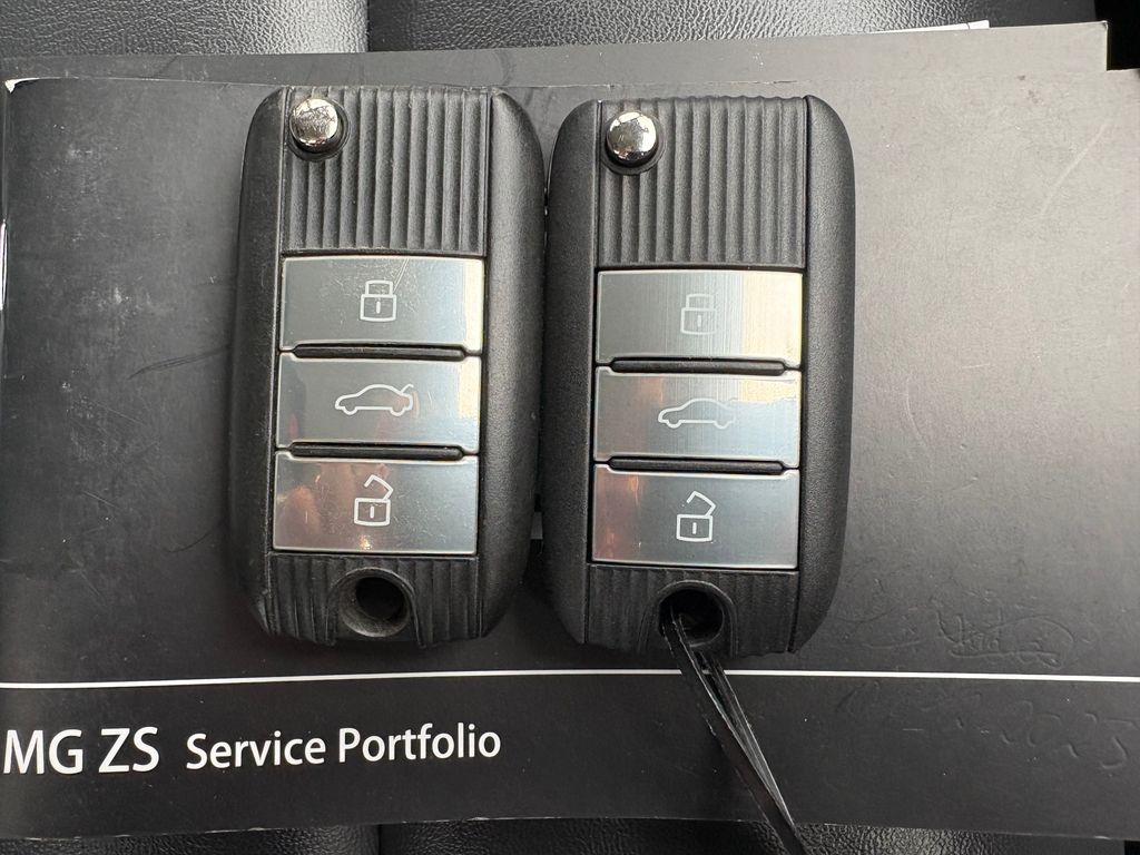 MG ZS