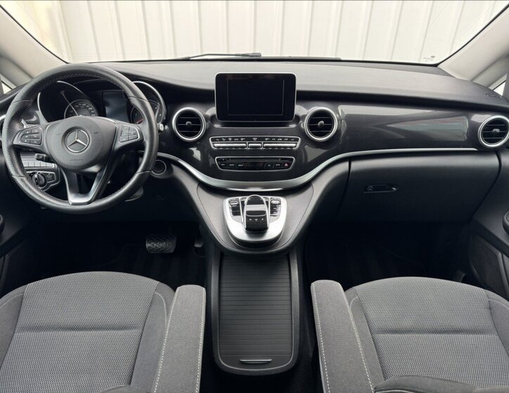 Mercedes-Benz Třídy V 29