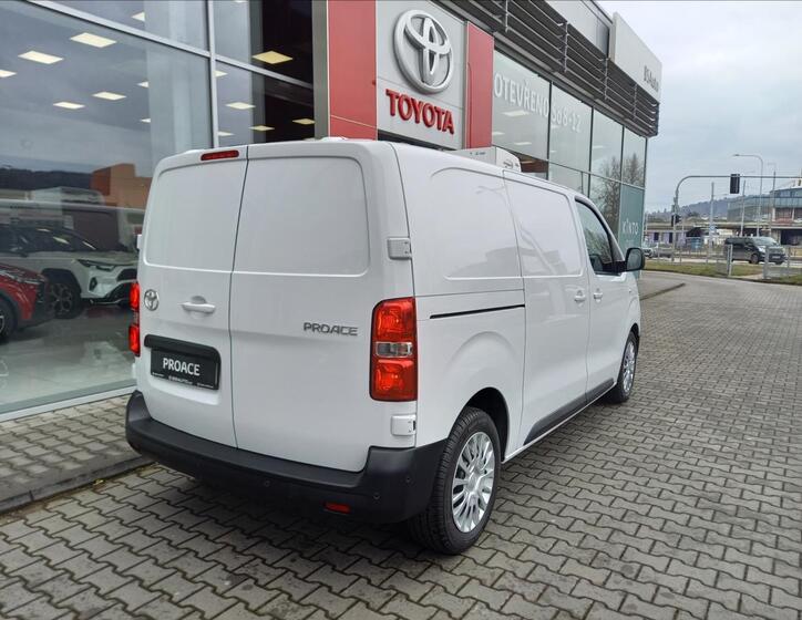Toyota ProAce 4