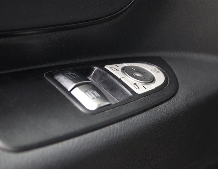 Mercedes-Benz Vito 15