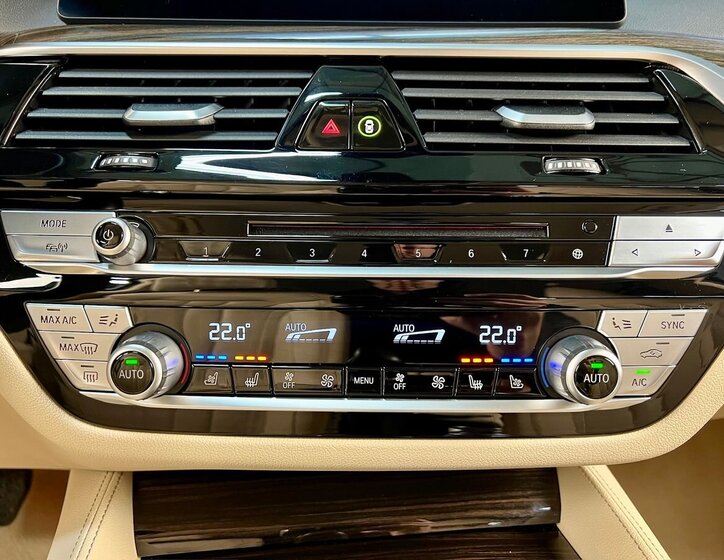 BMW Řada 5 Sedan / Limuzína 3,0 l 250 kw