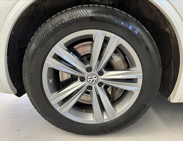 Volkswagen Touareg SUV / Terénní 4,0 l 310 kw