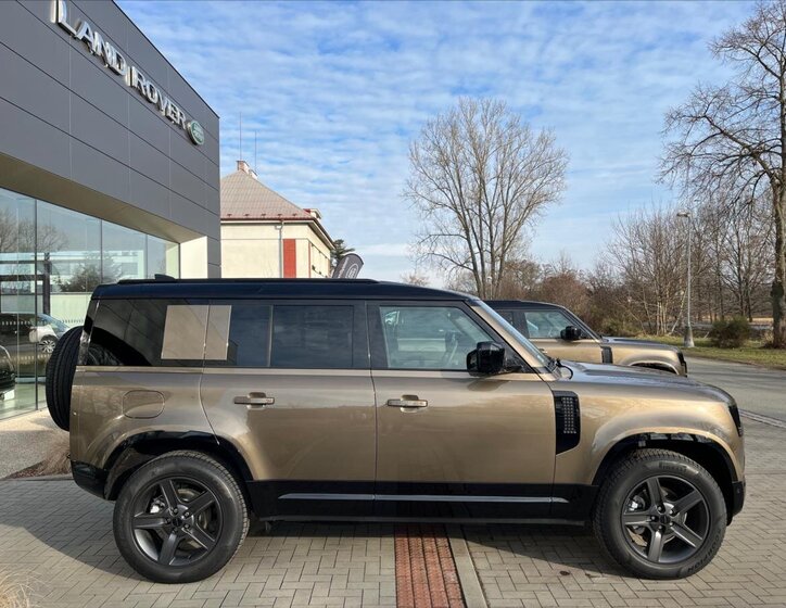 Land Rover Defender SUV / Terénní 3,0 l 183 kw