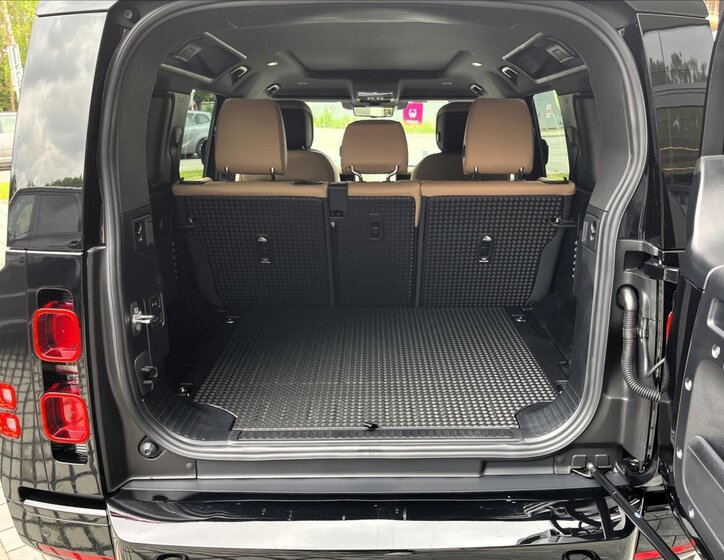 Land Rover Defender SUV / Terénní 5,0 l 313 kw