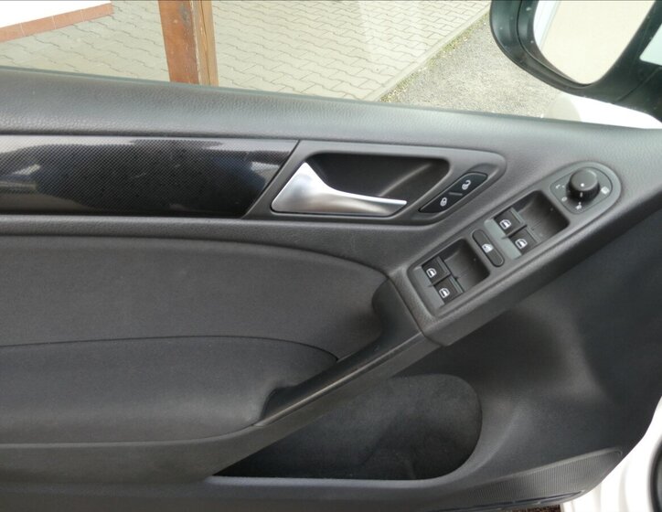 Volkswagen Golf Hatchback 1,2 l 63 kw