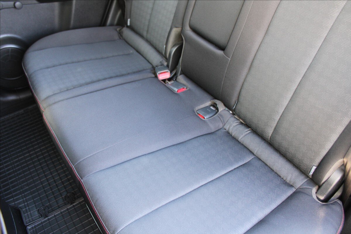 KIA Venga Hatchback 1,4 l 66 kw