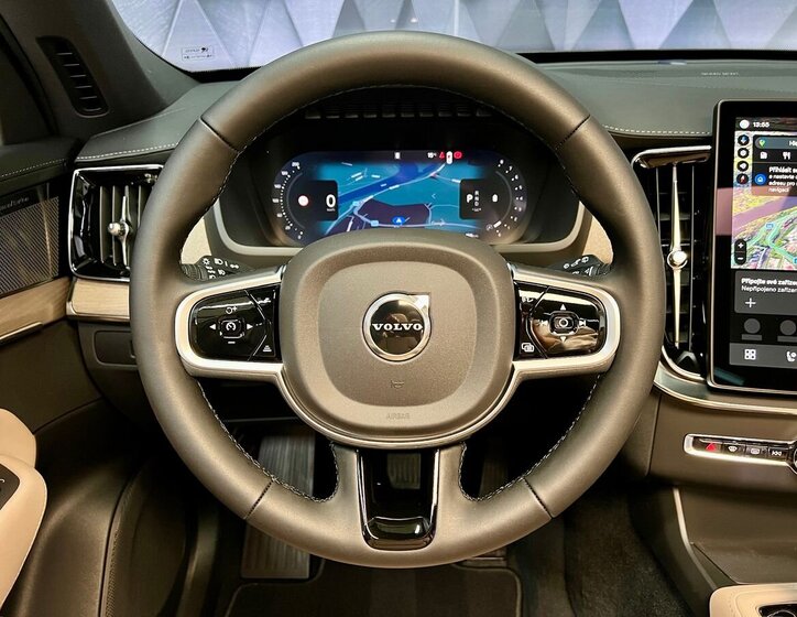 Volvo XC90 SUV / Terénní 2,0 l 184 kw