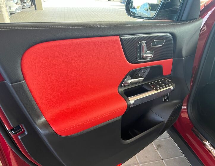 Mercedes-Benz GLB 11