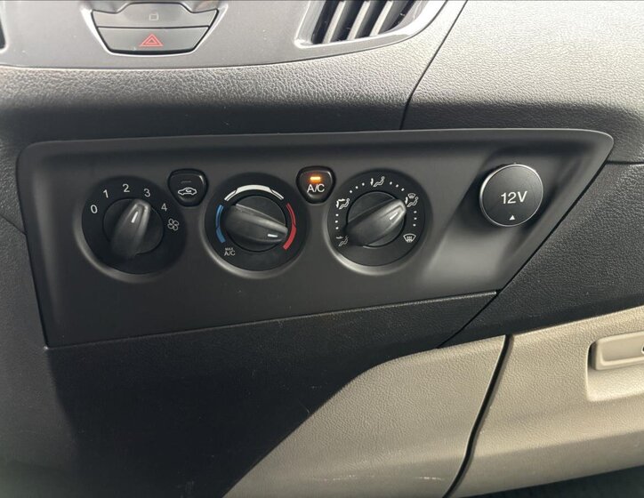 Ford Tourneo Custom Kombi 2,2 l 92 kw