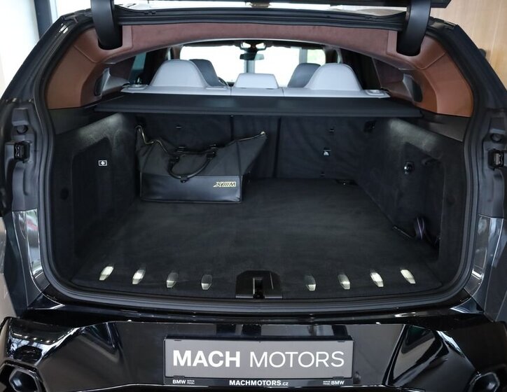 BMW XM SUV / Terénní 4,4 l 480 kw