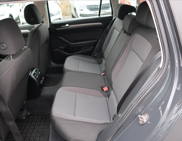 Volkswagen Passat 19