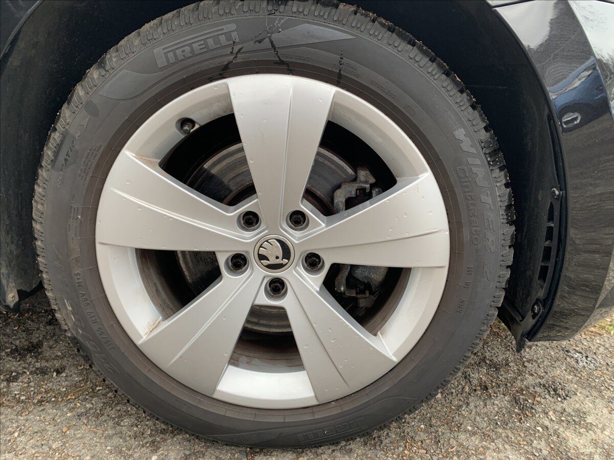 Škoda Superb Sedan / Limuzína 1,5 l 110 kw