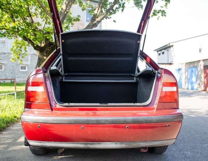 Škoda Octavia Sedan / Limuzína 1,6 l 55 kw