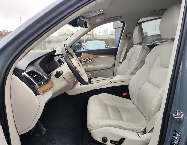 Volvo XC90 SUV 2,0 l 173 kw