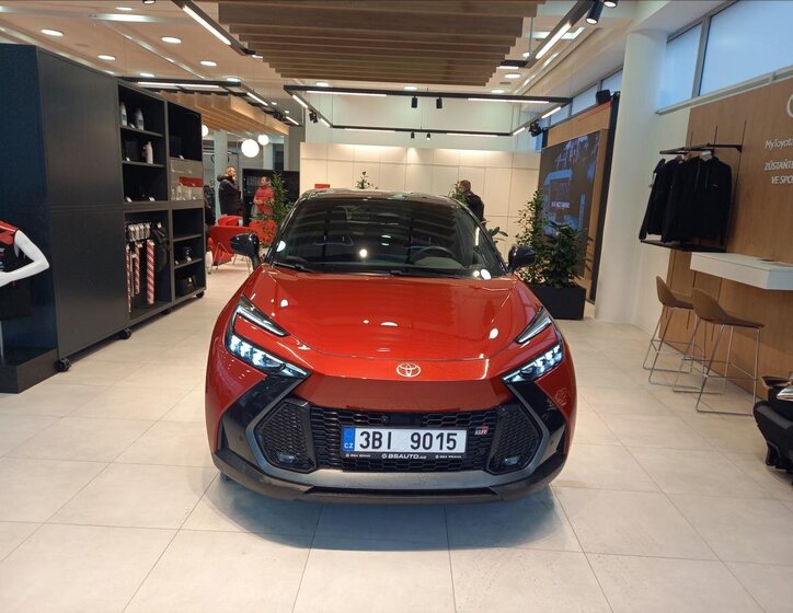 Toyota C-HR Hatchback 2,0 l 112 kw