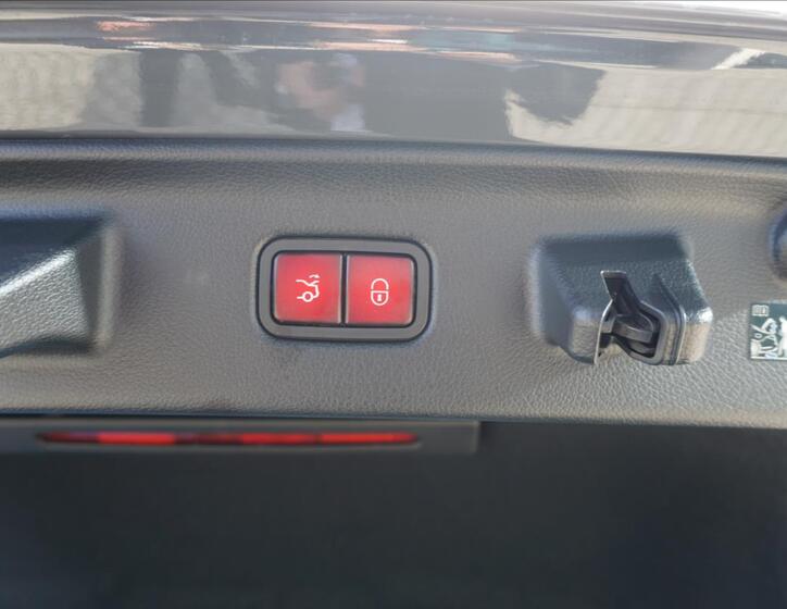 Mercedes-Benz Třídy S 8