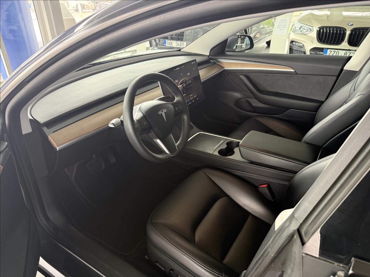Tesla Model 3 Sedan / Limuzína 0,0 366 kw