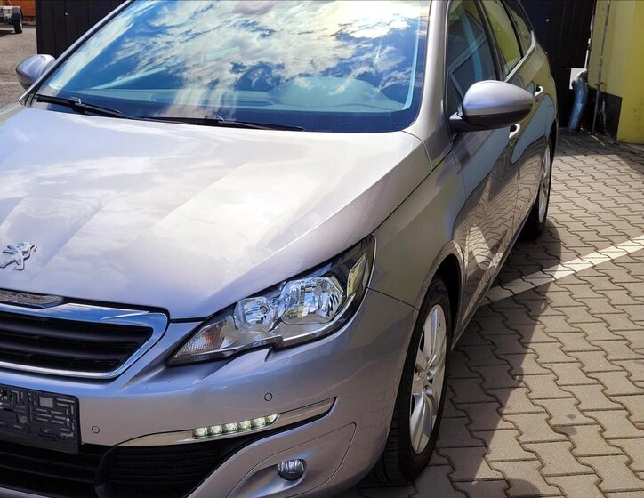 Peugeot 308 Kombi 1,2 l 96 kw