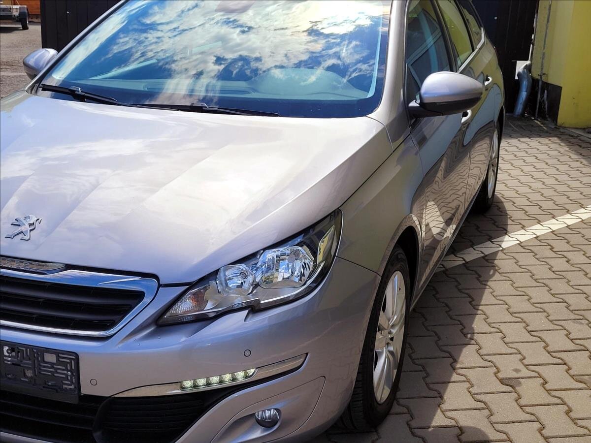 Peugeot 308 Kombi 1,2 l 96 kw