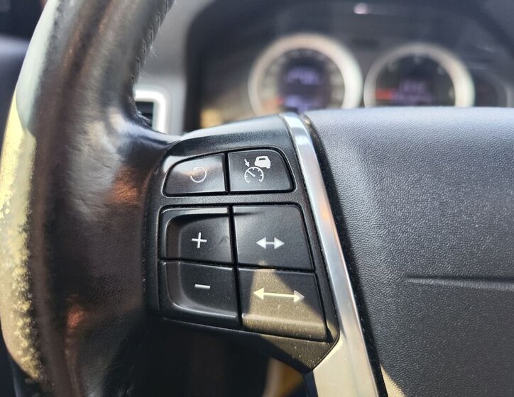 Volvo XC70 Kombi 2,4 l 151 kw